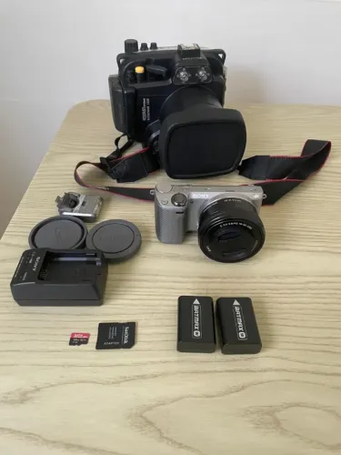 Sony NEX 5T + Lente 16-50 + Caixa Estanque + 128gb memoria