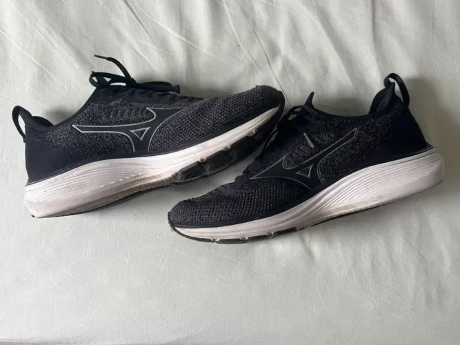 Tenis esportivo mizuno