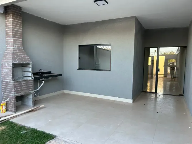 8 MIL DE ENTRADA NESSA CASA NOVA, 2 QUARTOS COM SUITE, EXCELENTE PADRÃO DE ACABAMENTO,  BU