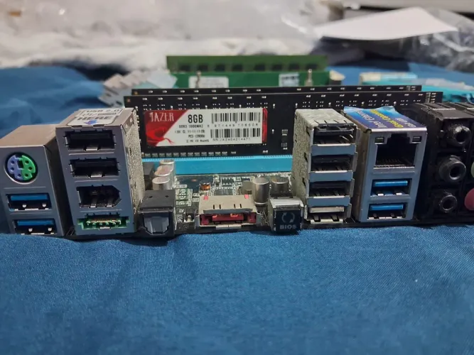 Kit ASUS P9X79 + Intel i7 - 3820 + 32 DDR3