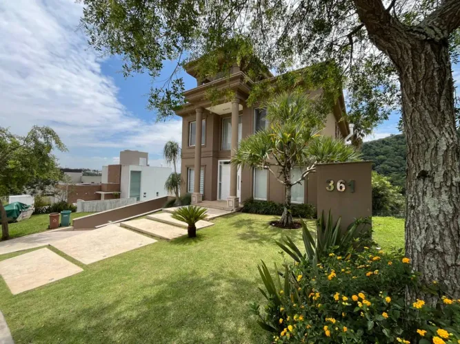 Casa no condomínio Residencial Genesis II - Alphaville para venda com 5 quartos, sendo 5 s