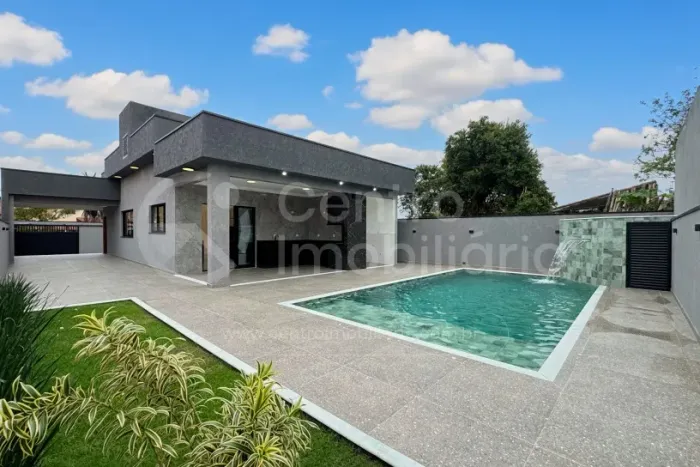 CASA à venda com piscina e 3 quartos em Peruíbe, no bairro Cidade Nova Peruíbe