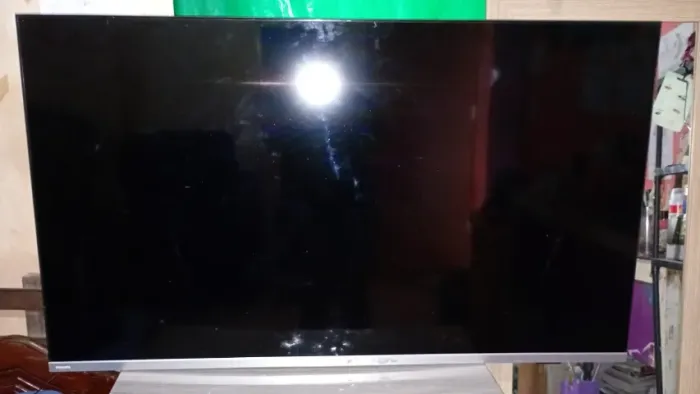 SMART TV PLHILIPS 50" COM DEFEITO