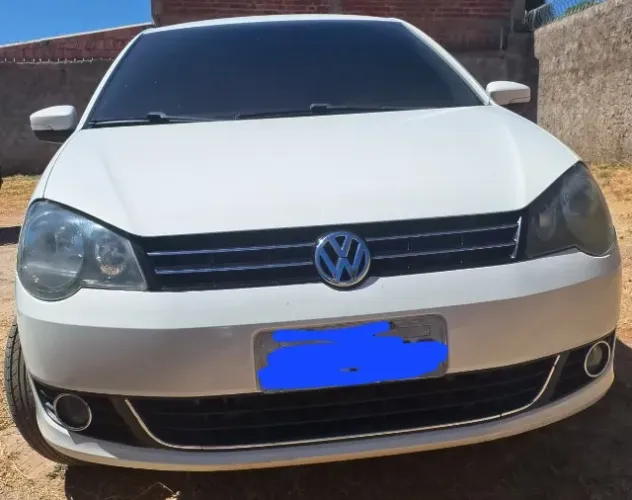 Volkswagen Polo Sed. Comfort. 1.6 MI Tot. Flex 8V 2013
