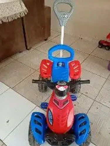 Quadriciclo infantil
