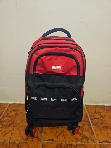 Mochila marvel com lancheira