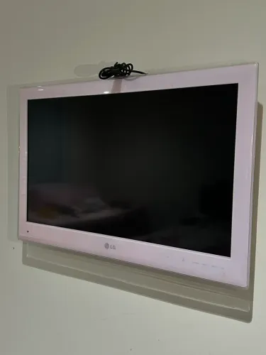 TELEVISÃO LG ROSA NA BORDA 
