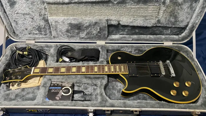 Guitarra Les Paul Classic (canhota) + case + acessórios