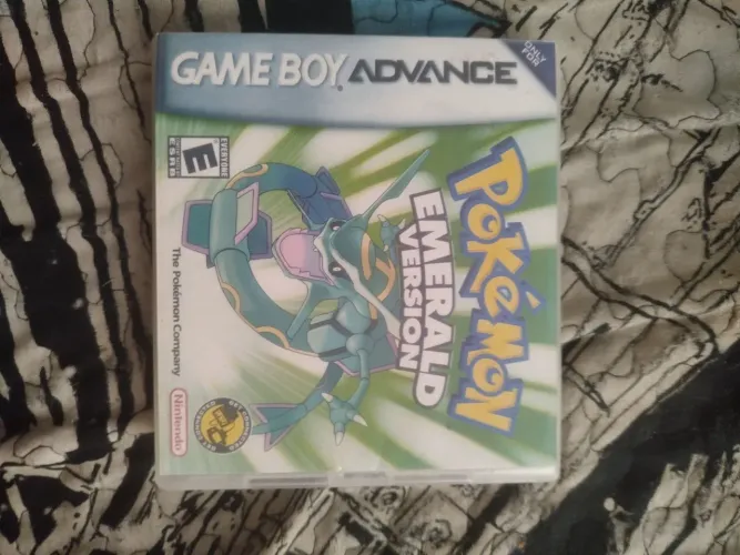 Pokémon Emerald Version GBA(reprô)