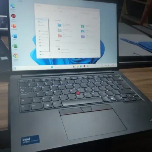Notebook thinkpad Vpro i5 com 16 de ram Ddr5 ( empresarial)