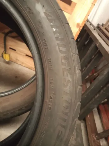 Pneu 225/50/18 runflat usado 2