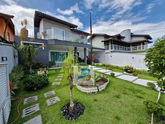 Linda Casa de Alto Padrão em Bertioga: 6 Suítes, Piscina, Bar Molhado e Lazer de Clube Ber