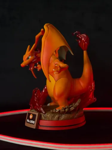 Action Figure Charizard 1/6 - Pokémon 