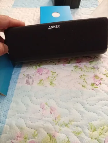 caixa de som Anker Superior Sound com reforço de graves de 20w funciona no app com EQ