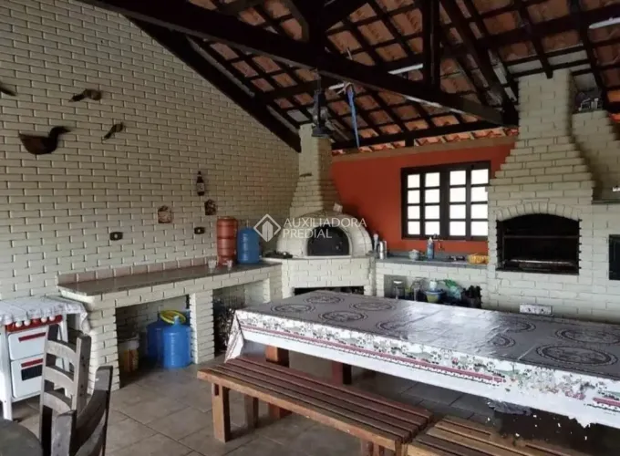 Chácara à venda em condomínio fechado em São Bernardo do Campo, com fundo para a represa e
