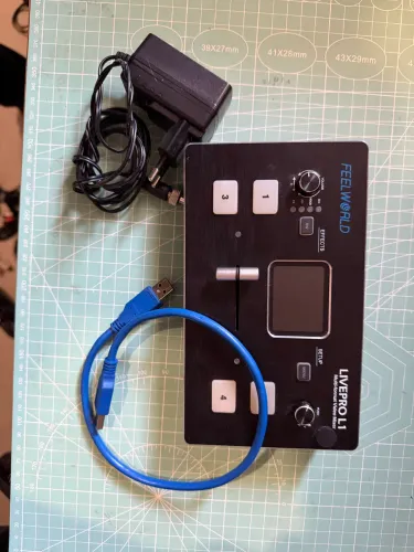 FEELWORLD LIVEL1PRO + CABOS
