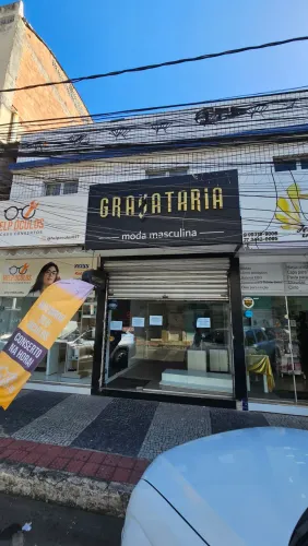 Loja com sobreloja pronta pra trabalhar na Gloria