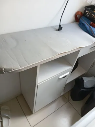 Tábua de passar roupa com divisórias 