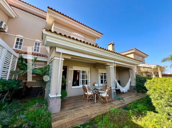 Casa à Venda no Condomínio Villas Resort
