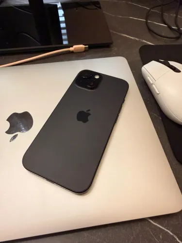 iPhone 15 128GB