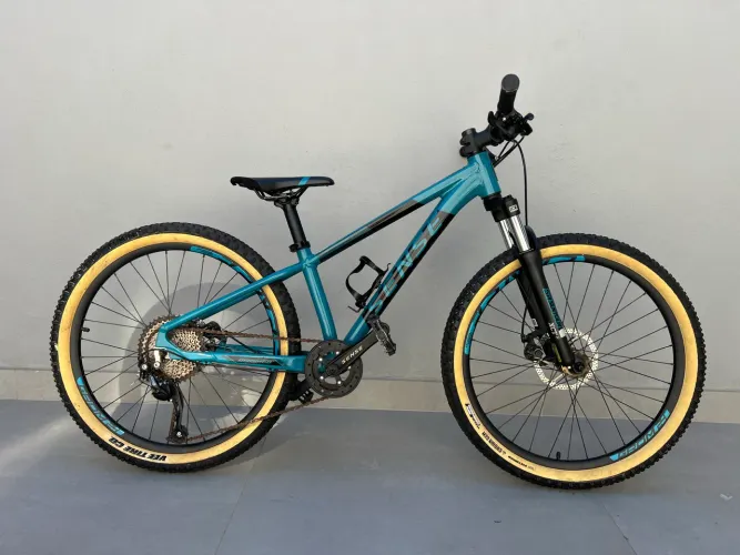 Bicicleta Mountain Bike Sense Grom Aro 24 Shimano p/ Crianças Azul