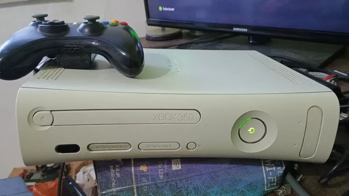 XBOX 360 FAT LT3.0 + HD500GB 300 JOGOS
