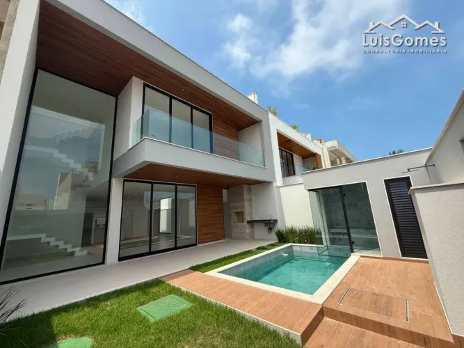 CASA TRIPLEX PROJETO CONTEMPORÂNEO À VENDA, NO CONDOMÍNIO VILLA BLANCA 1. LOCALIZADO NO RE