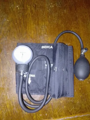 Kit Enfermagem Acadêmico Preto Estetoscópio Esfigmo Ap de Pressão  adulto e criança.