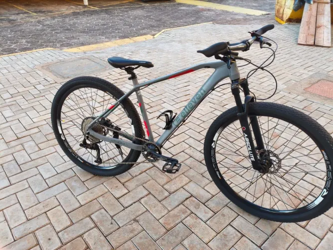 Bicicleta Elleven athom