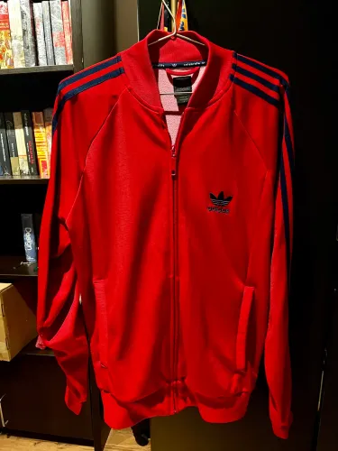 blusa Jaqueta moletom adidas vermelha