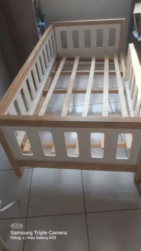 Cama estilo Montessori seminova