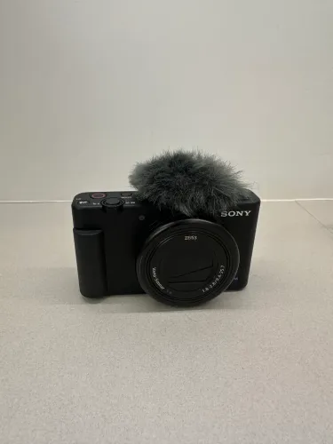 Sony ZV-1 4K + Flash Ulanzi SL03 - Excelente estado
