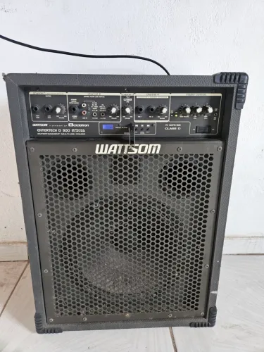 Caixa de som amplificada