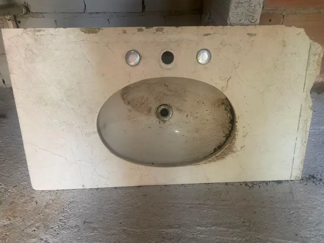 Vendo pia de mármore para banheiro...