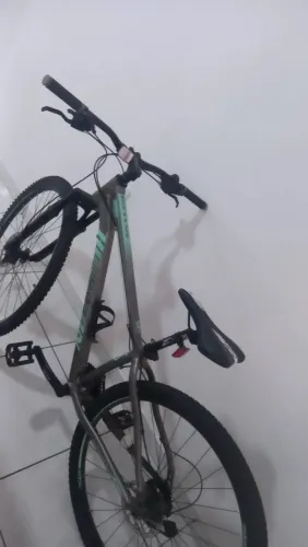 Vende bicicleta usada apenas 3 vezes
