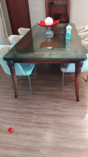 Mesa de Madeira Maciça