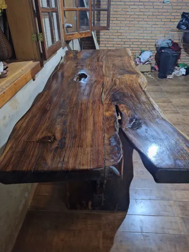 Vende se mesa de jacaranda