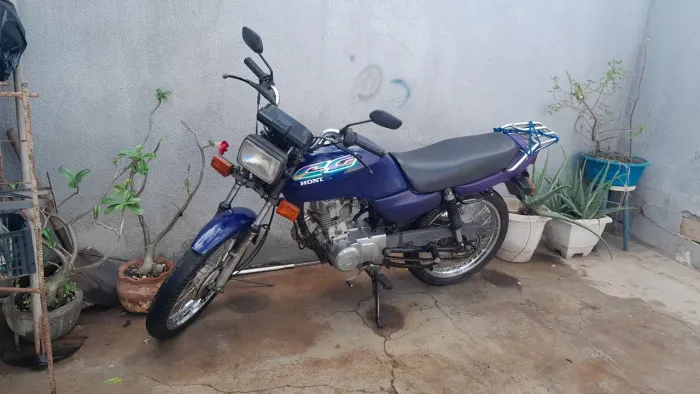 Titan 96 em dias placa Mercosul