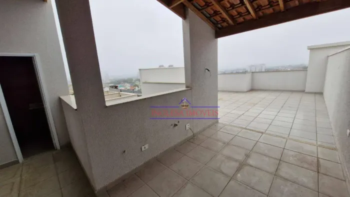 Apartamento (cobertura e sem condomínio) à Venda, no Bairro Vila Humaitá em Santo André/SP