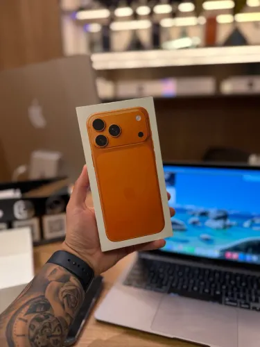 iPhone 17 Pro Max - 256GB Orange - LACRADO COM RECIBO