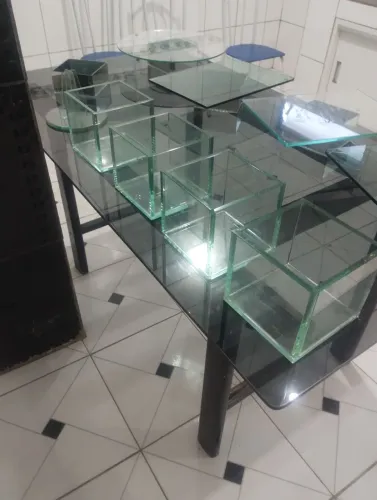 Peças em vidro decorativas e para festas.
