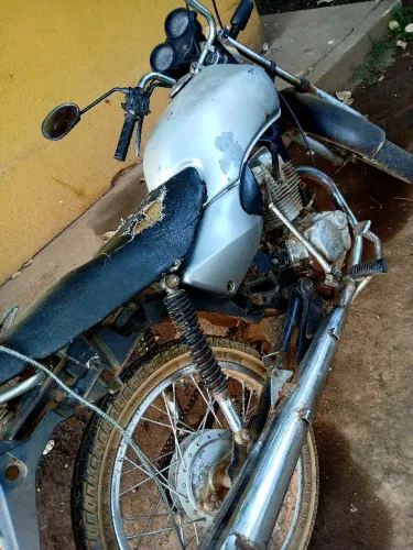 Vende se moto ideal pra fazenda