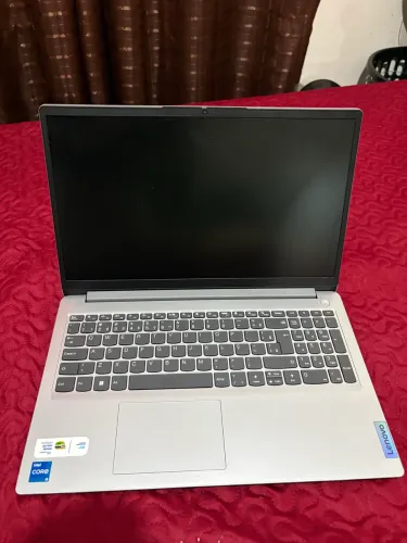 Notebook Lenovo ideapad 1i Intel core i5 -1235U 8GB 512GB SSD 15.6? W11