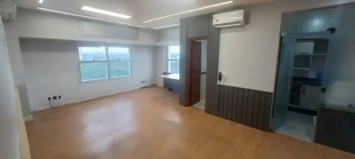 SKY PLATINUM - SALA COMERCIAL - LOCAÇÃO OU VENDA