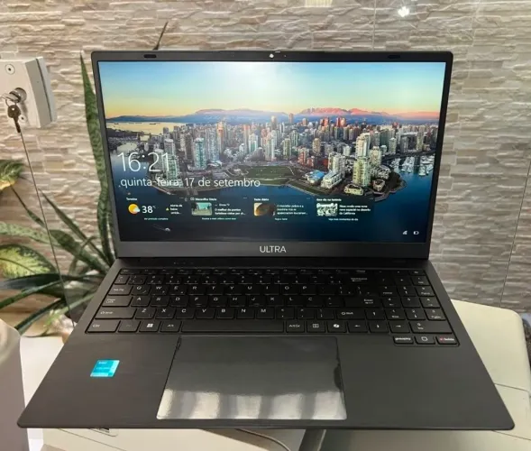 Notebook ultra Intel até 2.80Ghz 8Gb de memória SSD128 Tela 15.6 HD. Bateria de longa