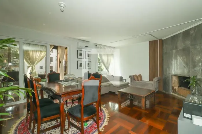 Apartamento à Venda - Petrópolis, 3 Quartos, 178 m2