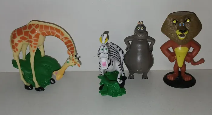 LOTE COLEÇÃO BONECOS MINIATURAS MADAGASCAR MARTY MARTIN MELMAN ALEX GLORIA