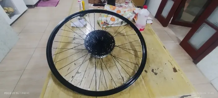 Vendo aro 29 com catraca 12v relação 11/50. Com alavanca GTA NX 12v com visor. Novo.