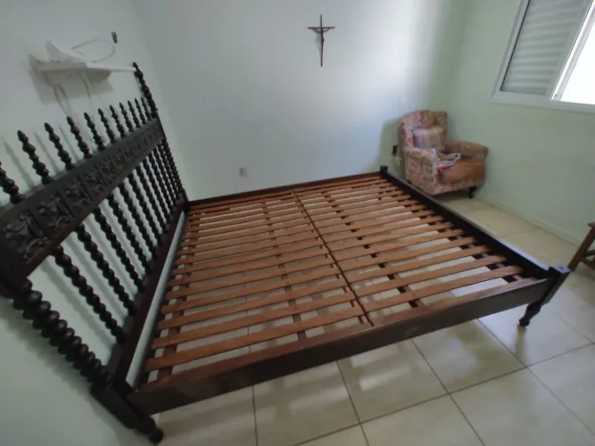 Cama de casal Queen