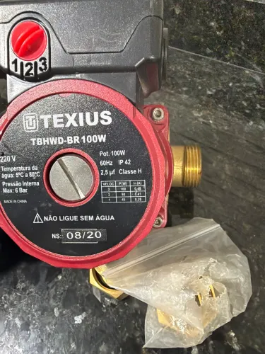 Motobomba . Pressurizador compacto Texius sem uso